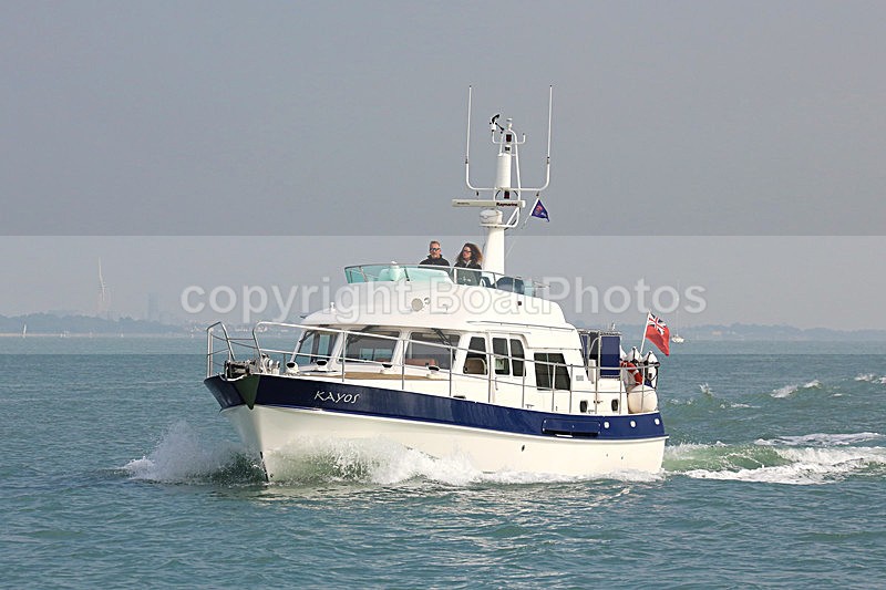 151003 KAYOS - HARDY WT7A4275 - Flybridge Cruisers