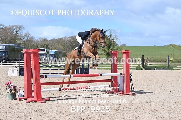 BPP_9925 - CLASS 19 SUN Senior British Novice/ 90cm Open