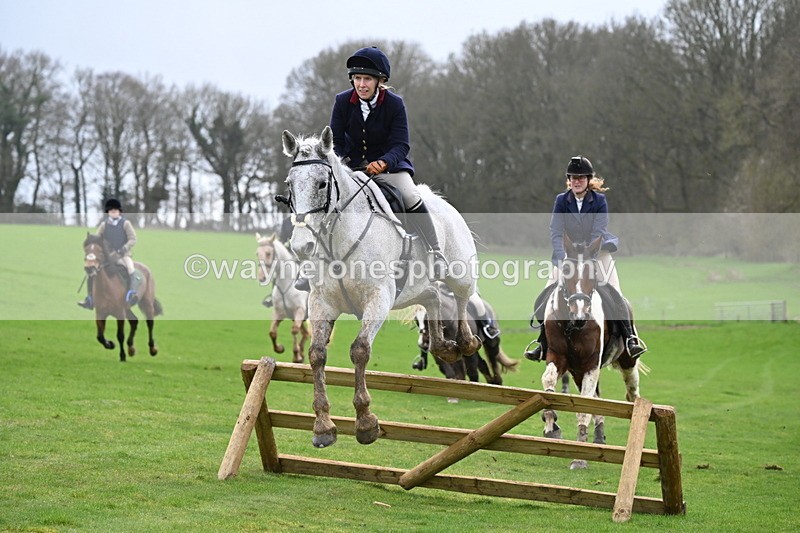 WJ6_9156 - Line Three