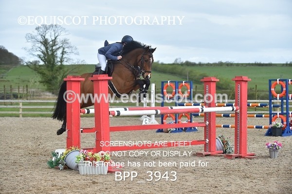 BPP_3943 - CLASS 4 Senior Newcomers/ 1.10m Open