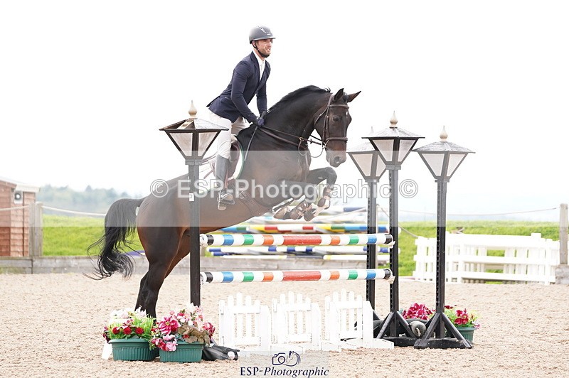 241004A-145642-00847 - Fri 04 Snr Fox & 1.20m Open