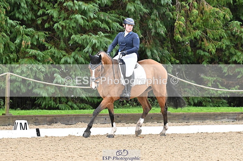 251023A-125533-02035 - C-240-Issy.Hollidge