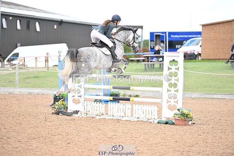 240912A-122104-01444 - Cls 3 Snr Foxhunter