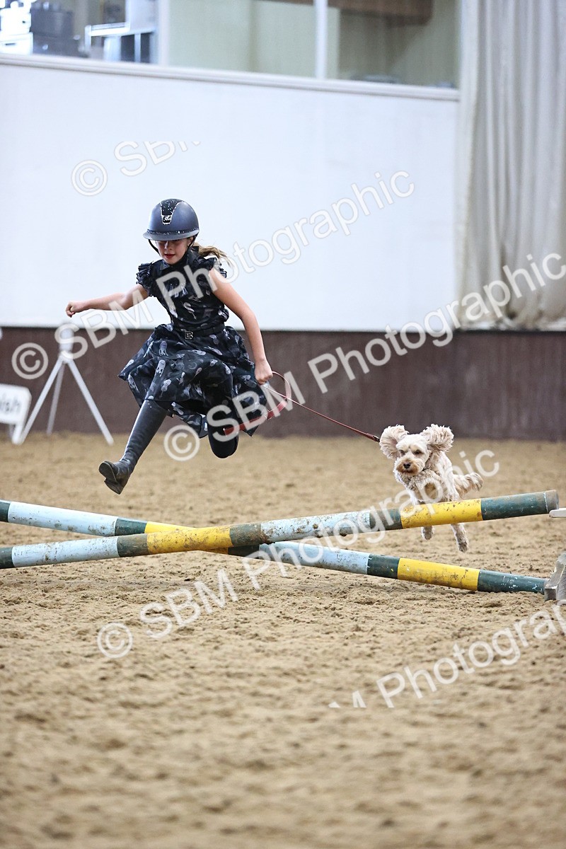 SBM_001223 - Class 3 - Horse & Hound 60cm