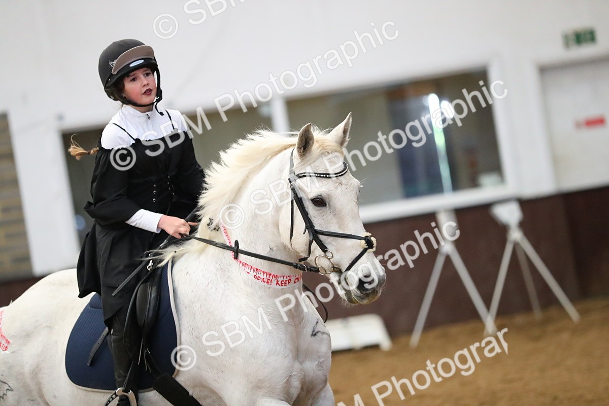 SBM_001320 - Class 3 - Horse & Hound