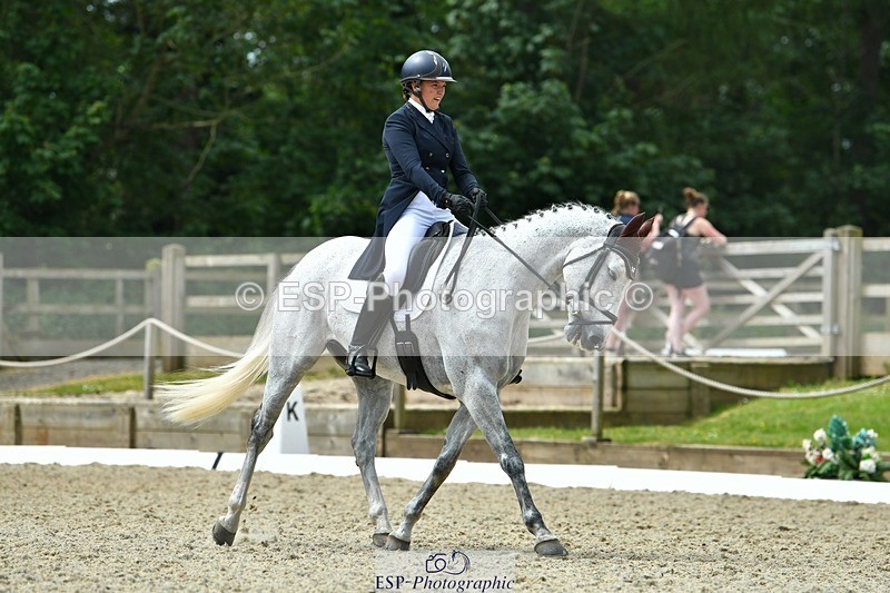 230525-114401-04090 - 203-DHI_CHILLI_START-Sophie_Hodgson-WEDTrotUp+DR