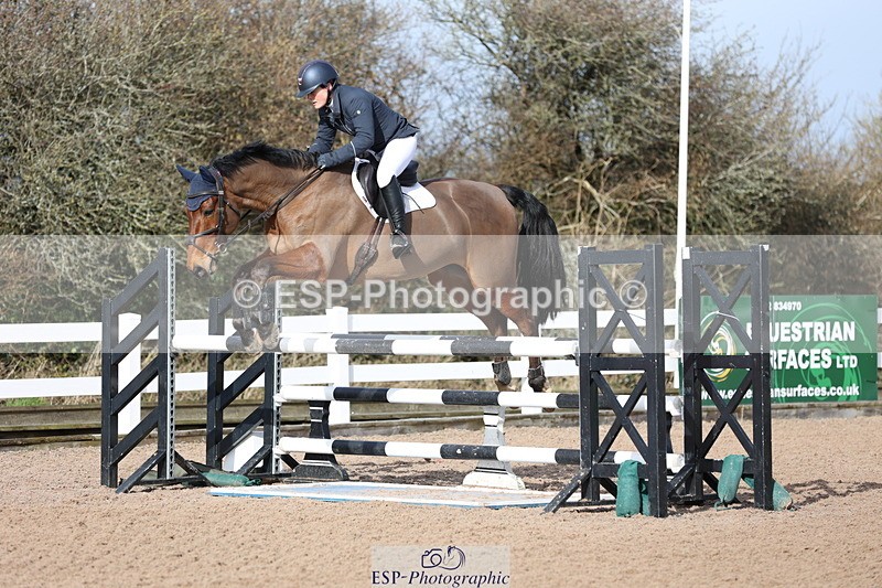 240223A-113017-00879 - Cls 4 Snr 1.05m Open