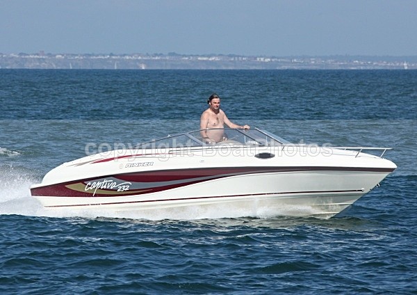 090823 RINKER CAPTIVA 232 IMG_2445 - Motorboats - Open