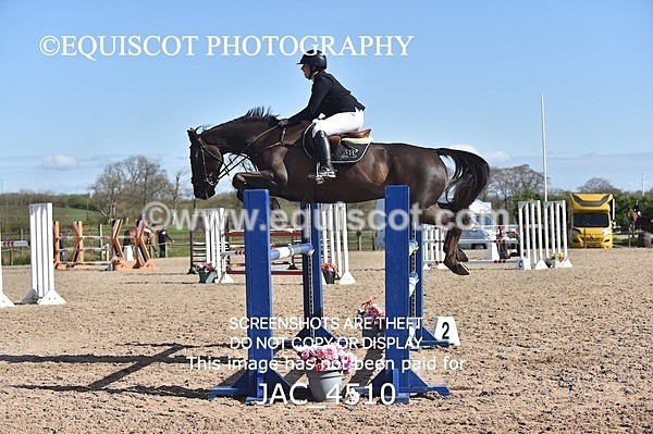 JAC_4510 - CLASS 11 SAT Andrew Hamilton Coach, RHS Foxhunter Championship Qualifier