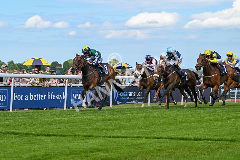 280525-Race 2-Bell Shot-4451 - Race 2