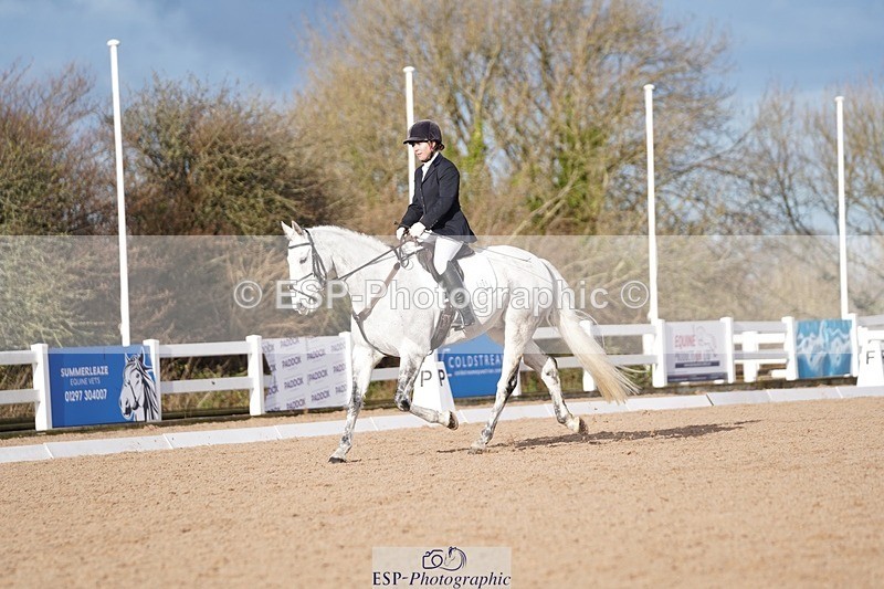 241214-130702-00568 - 105-Janine.Paterson-Machas.Grey