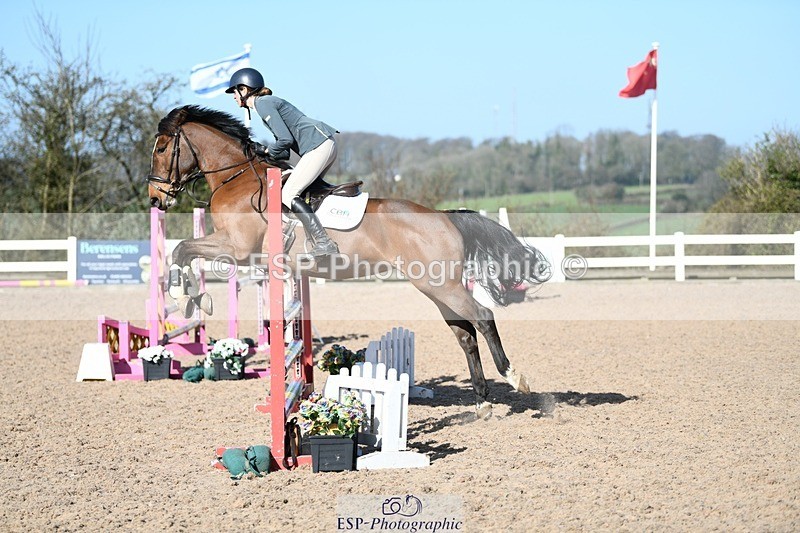 250330-102109-06076 - Cls 32 British Novice and 90cm