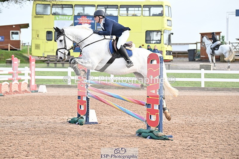 231209A-120941-01719 - Cls 12 Newcomers & 1.10m Open