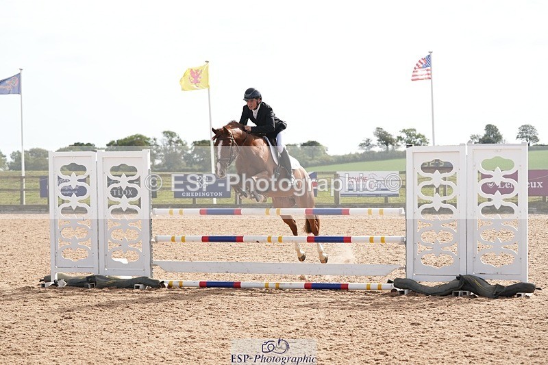 260926-140357-00420 - Cls 8&9 Pony Newc & Foxhunter
