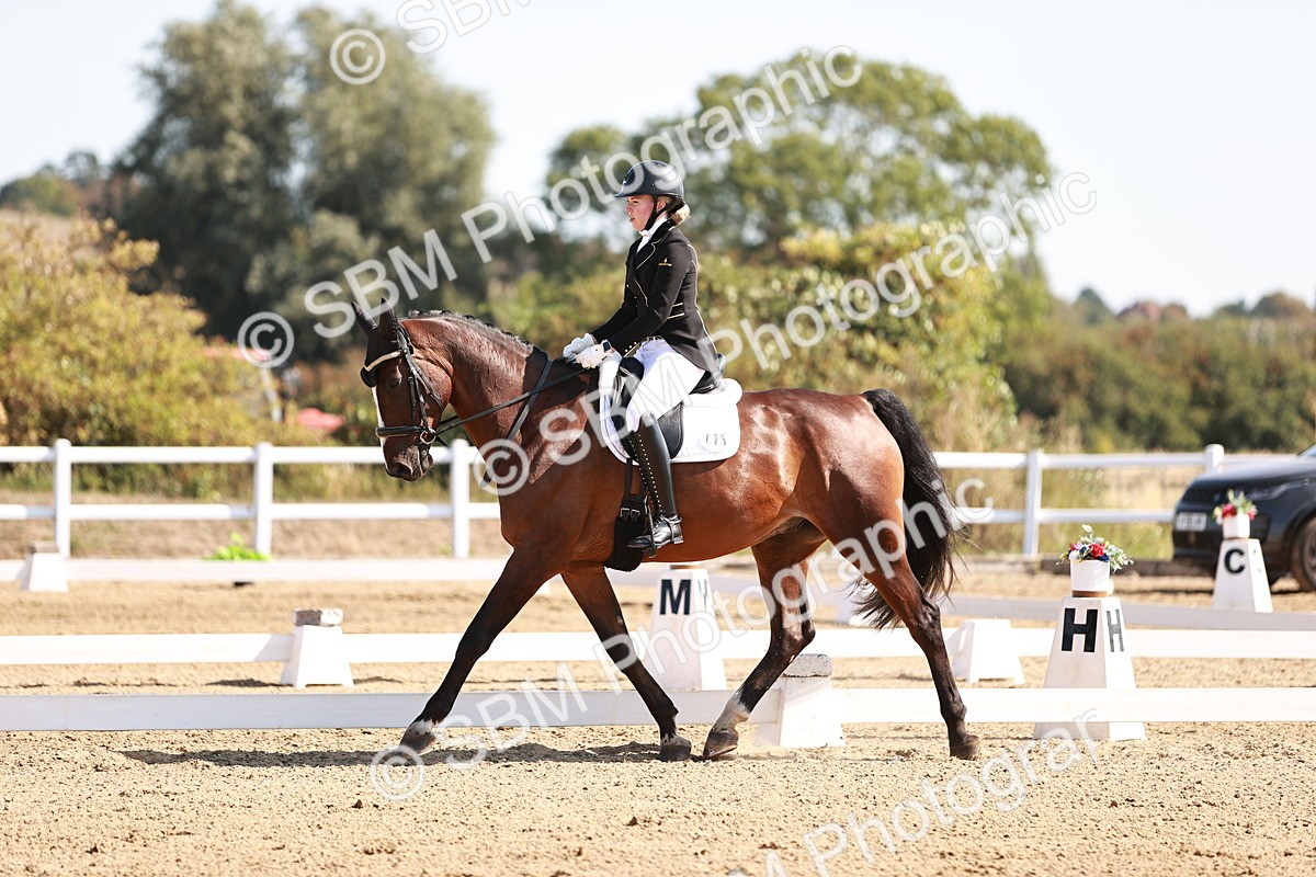 SBM_004378 - Class 12 - Novice 5 - 10.31-11.41