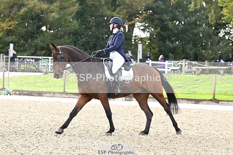 251023A-145735-05639 - B-158-Hannah.Hobhouse