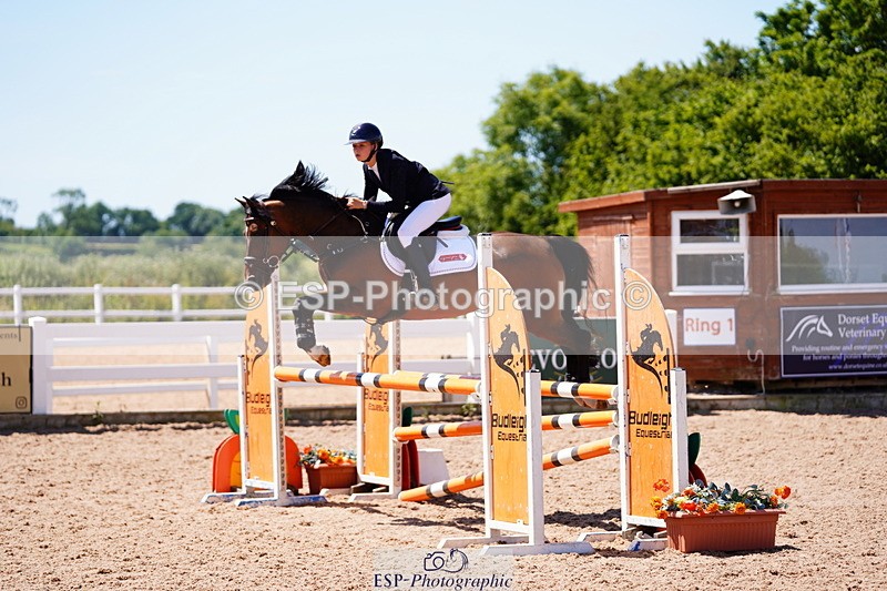 240629A-120520-05185 - Cls 18 Newcomers and 1m Open