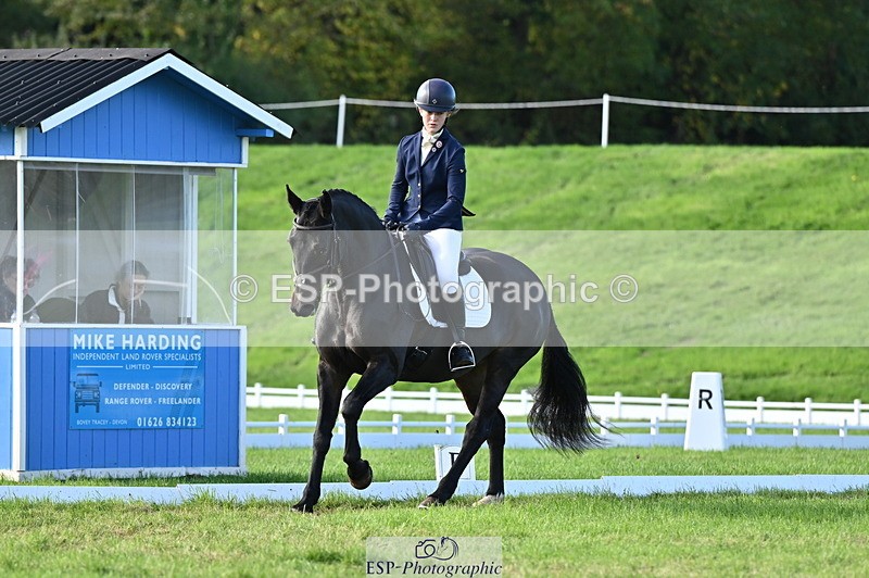 251024A-121532-09541 - F-469-Gabriella.Lucas