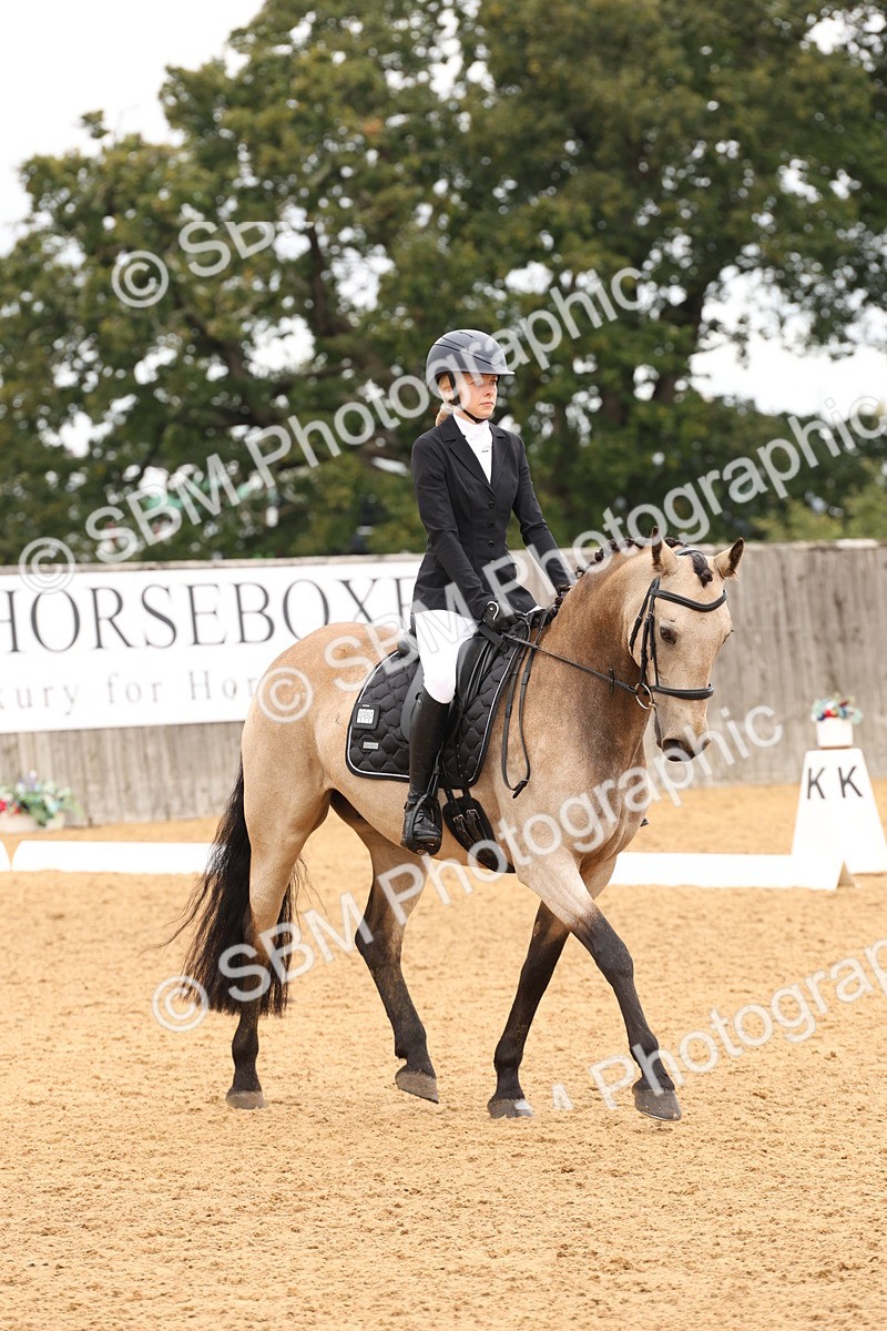 SBM_44006 - D6 - Small Tour Championship Intro 4