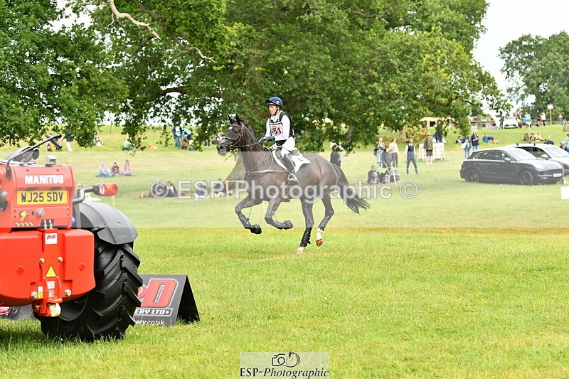 250525A-141613-16913 - D-461-Mia.Farley-INVICTUS
