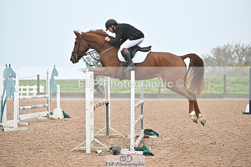 241103A-105326-06784 - SUN Cls 18 British Novice and 90cm Open