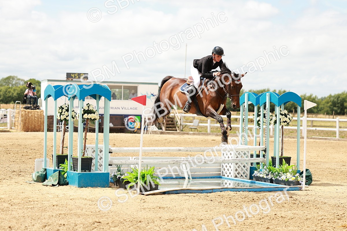 SBM_018446 - Class 21 - Senior Newcomers Championship 2d Rd
