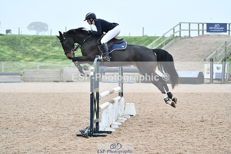 241102A-115001-04415 - SAT Cls 9 British Novice and 90cm Open