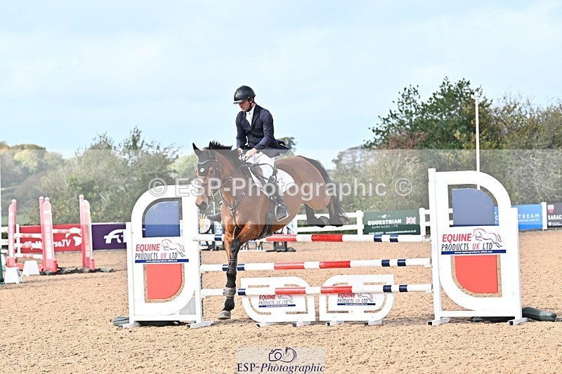 261014-125606-00519 - Cls  05 Snr Newcomers & 1.10m Open