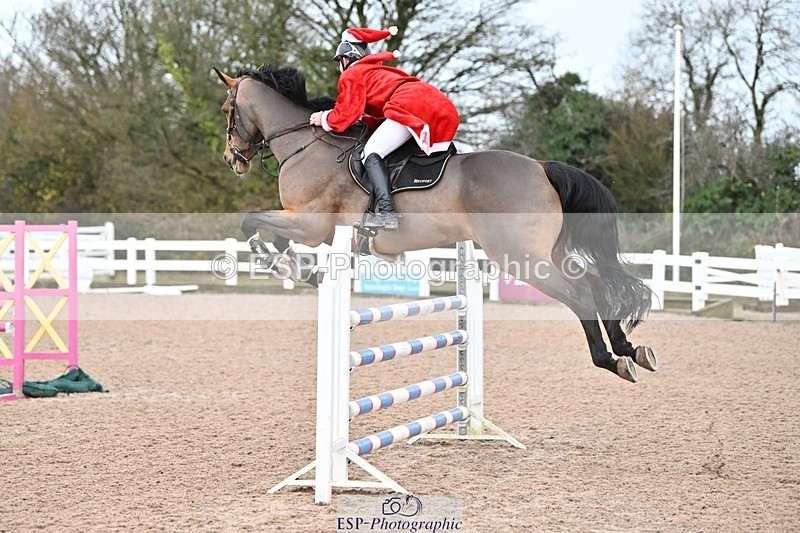 241206-131901-00970 - Cls 5 Newcomers and 1.10m Open