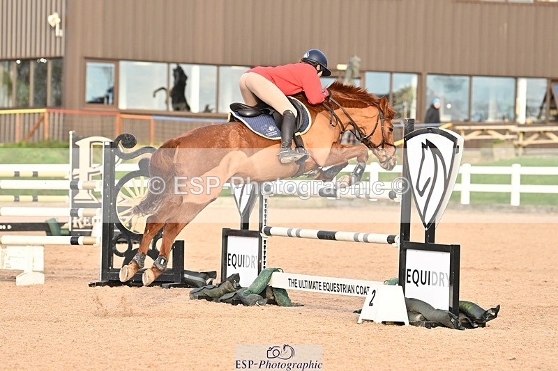 241208-140628-01877 - Cls 22 Foxhunter and 1.20m Open
