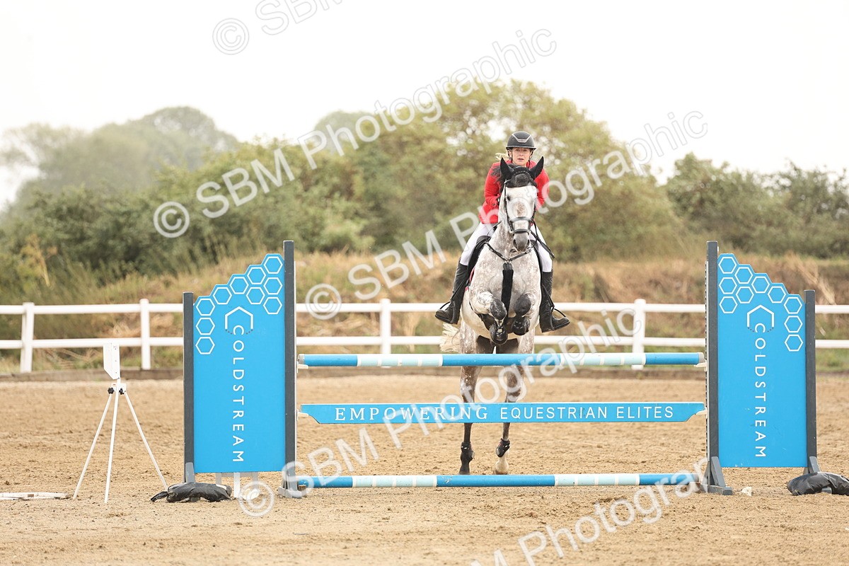 SBM_024070 - Class 6 - Senior Newcomers 1.10m