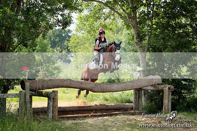BESJ 100623 2839a - Equestrian