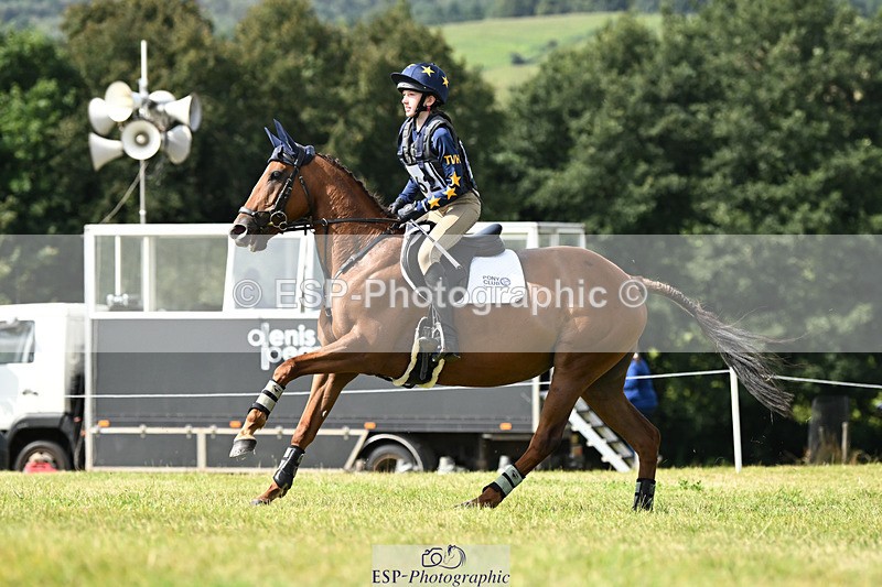 240825X-112831-32044 - 70cm XC 11.00 to 12.00