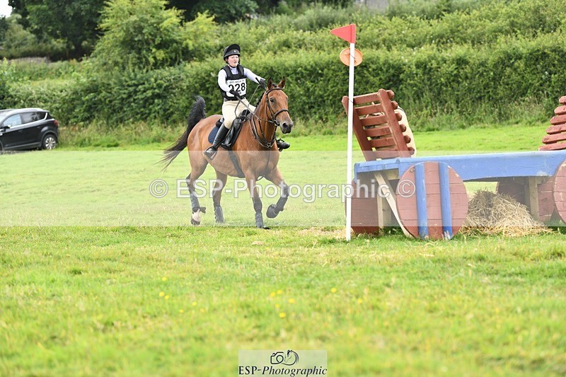 240630-124640-01108 - 928-Hannah_Jolliff-Maskerade