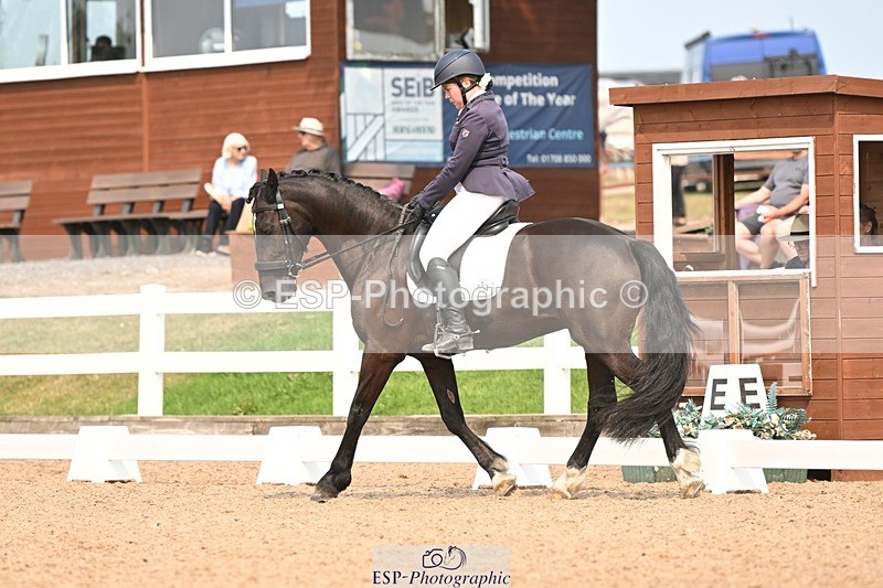 250816-150635-06097 - 027-Samantha.PringTongwynlais.Moon.Dancer