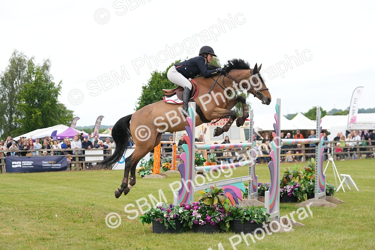 SBM_06440 - Class 202 - National 1.40m Open