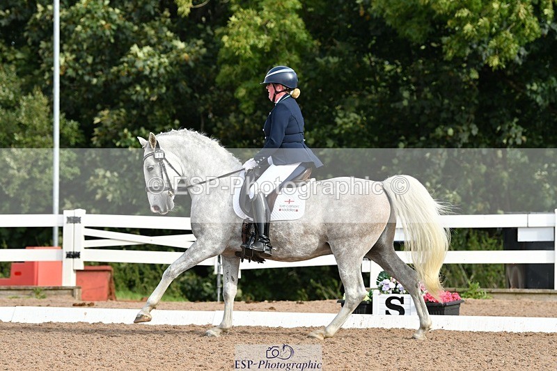 250906-092206-00329 - 091-Jenny.FolmanPluto.Barbana