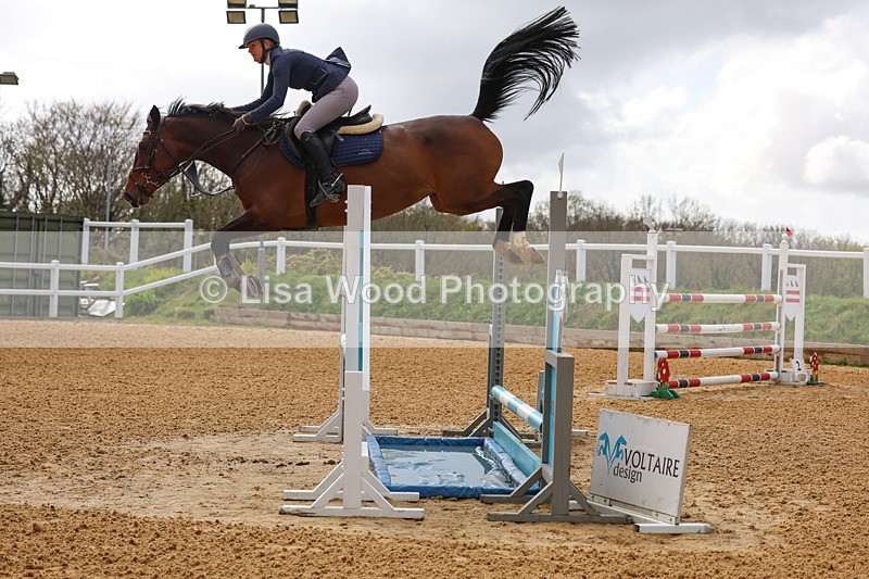 3E7A2417 - Class 9: Senior 1.30m open