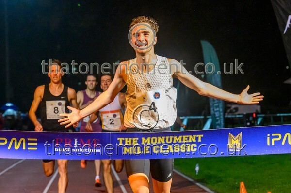 Monument25-910783 - Set Six