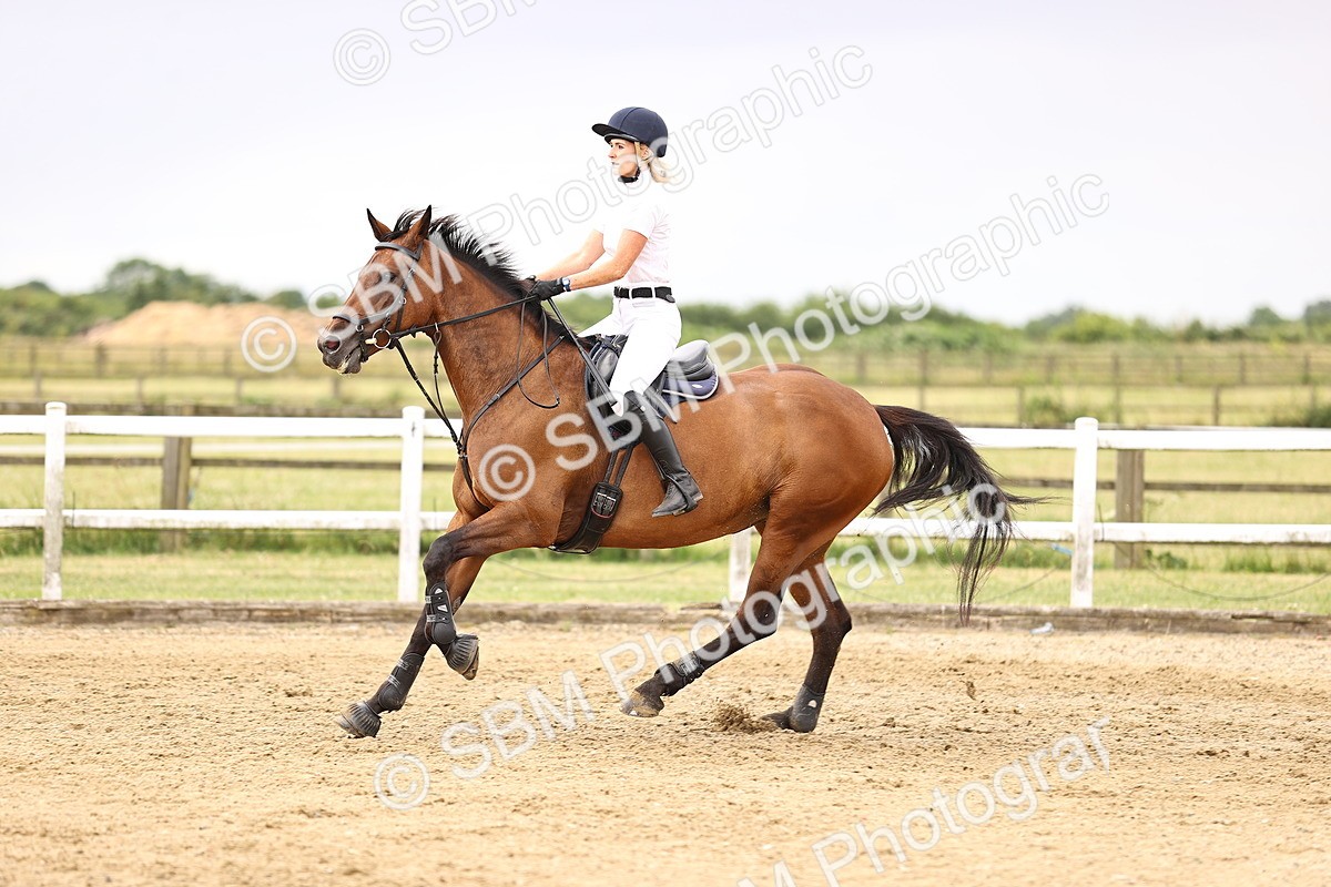 SBM_003197 - Class 21 - Senior Newcomers - 1.10m