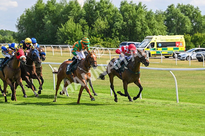 160725-Race 4-Lady Bouquet-9134 - Race 4