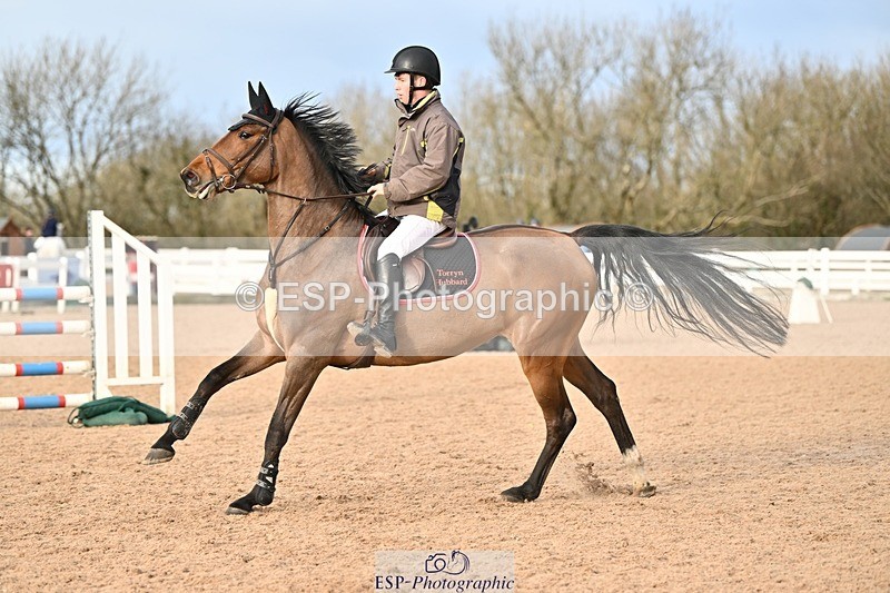 241208-132247-01761 - Cls 21 Newcomers and 1.10m Open