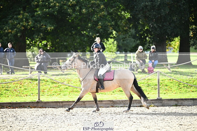 251004A-154402-01957 - Classes 8 & 9 70cm