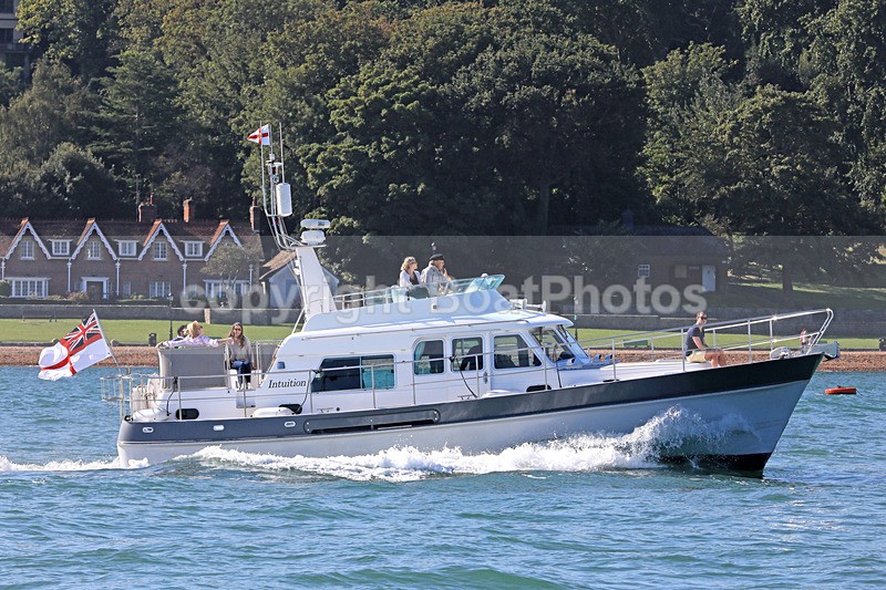 170902 INTUITION 1Y3A8457 - Flybridge Cruisers