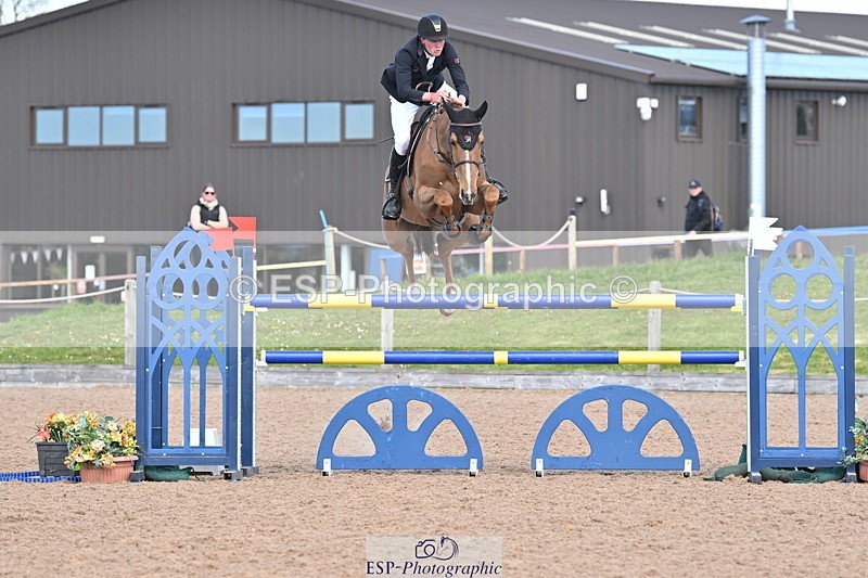 240418A-111113-02479 - Cls 5, 2 Star Medium Tour 1.35m