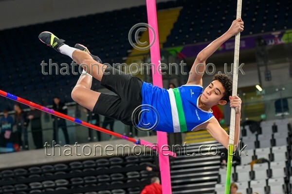 AgeInd25SAT-918140 - Field Male