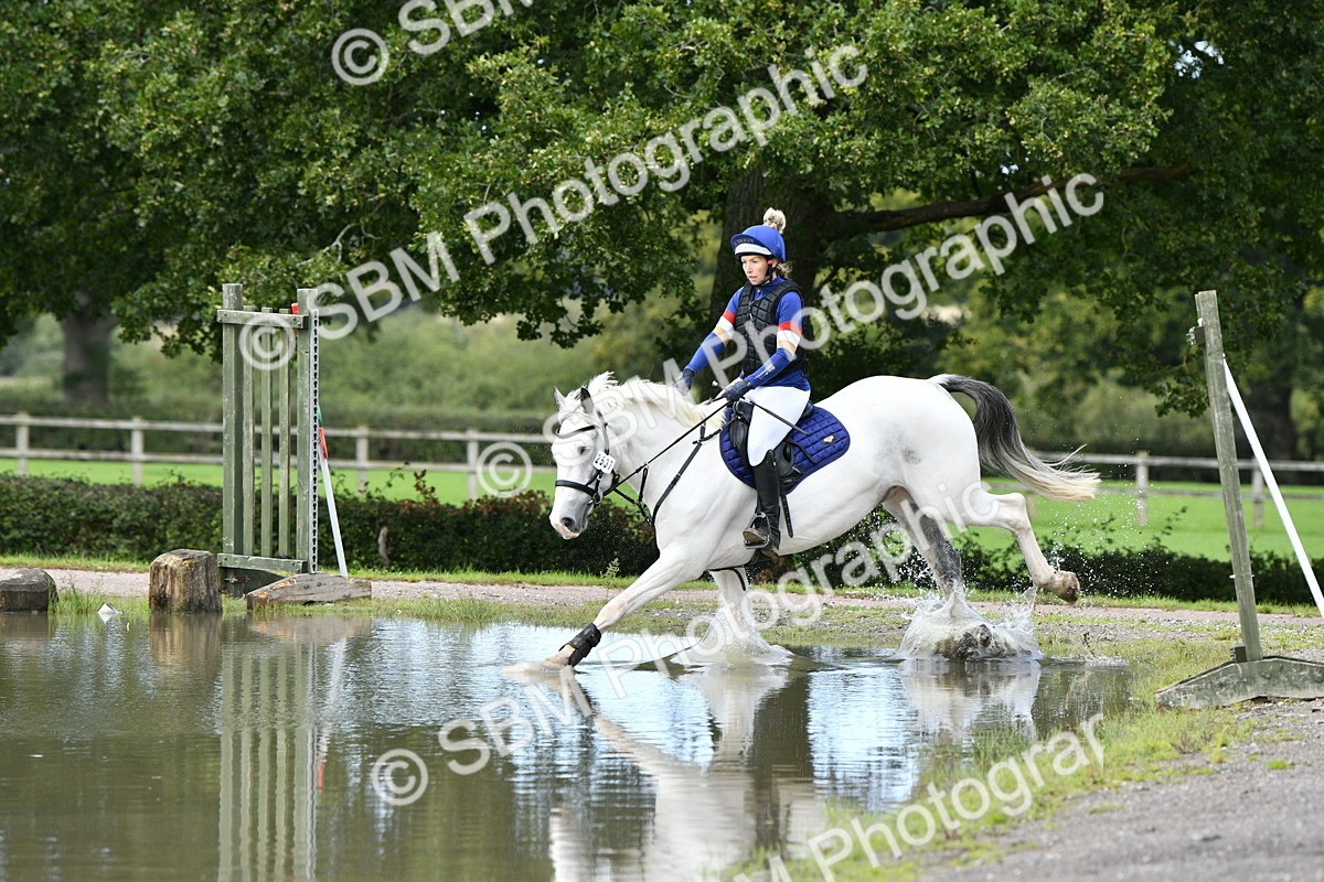 SBM_04345_E2 - B Eventers Challenge 70cm - Stacey