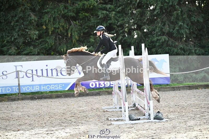 251004A-145709-01595 - Classes 8 & 9 70cm