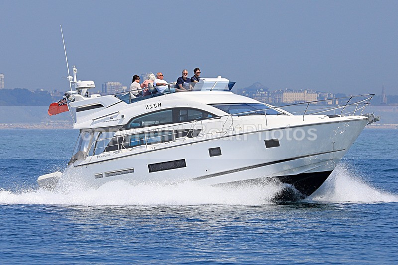 180506 VISION - FAIRLINE SQUADRON 1Y3A9319 - Flybridge Cruisers