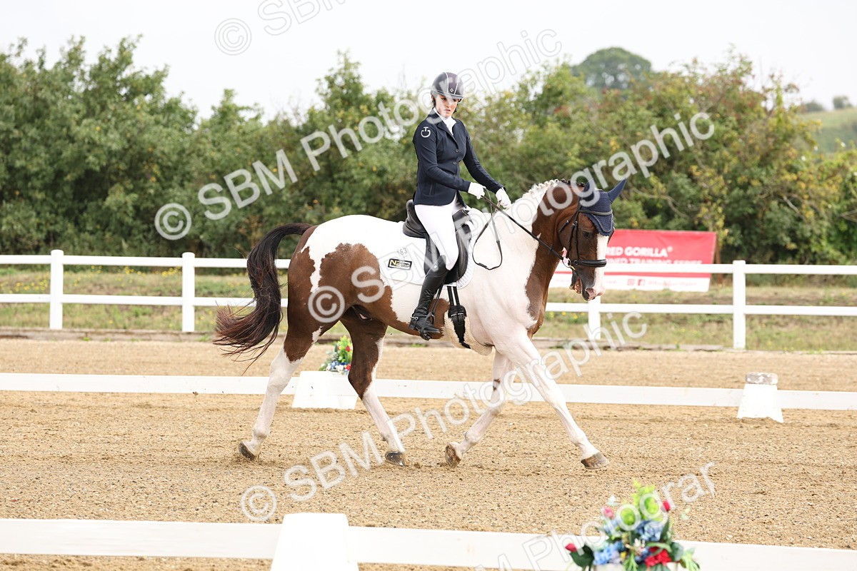 SBM_005444 - Class 6 - Novice 6 - 9.30-10.12